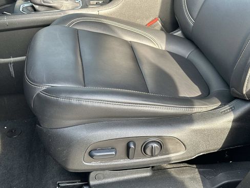 Certified 2023 Chevrolet Traverse LT w/ LT Premium Package image 20