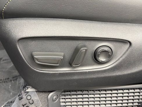 Used 2026 Toyota Sienna Limited FWD image 24