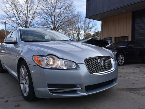 Used 2009 Jaguar XF Luxury image 11