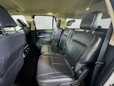 Used 2024 Ford Expedition Max XLT image 28