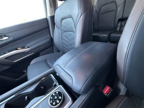 Used 2024 Nissan Pathfinder Platinum w/ Cargo Package image 23