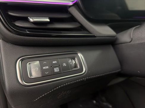 Used 2025 Buick Enclave Preferred AWD/4WD image 19