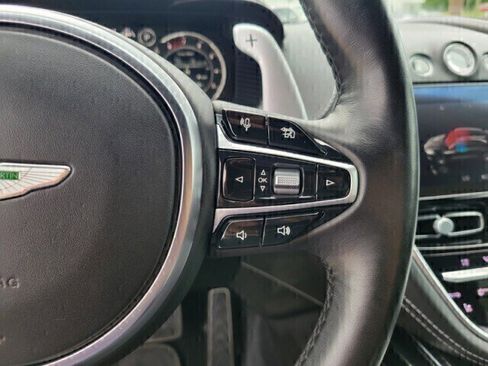 Used 2021 Aston Martin DBX image 13