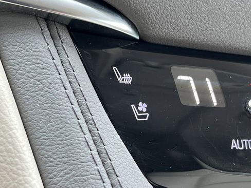 Used 2023 Cadillac XT5 Premium Luxury image 29