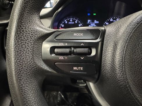 Used 2018 Kia Rio LX image 12