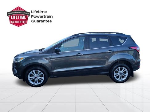 Used 2018 Ford Escape SEL image 2