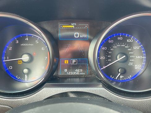 Used 2016 Subaru Outback 3.6R Limited AWD/4WD image 22