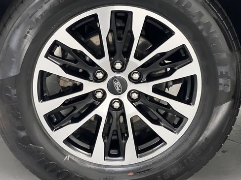 Used 2025 Ford Expedition Platinum image 78