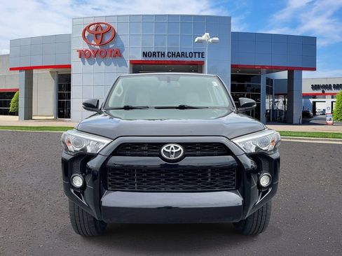 Used 2019 Toyota 4Runner SR5 Premium AWD/4WD image 2