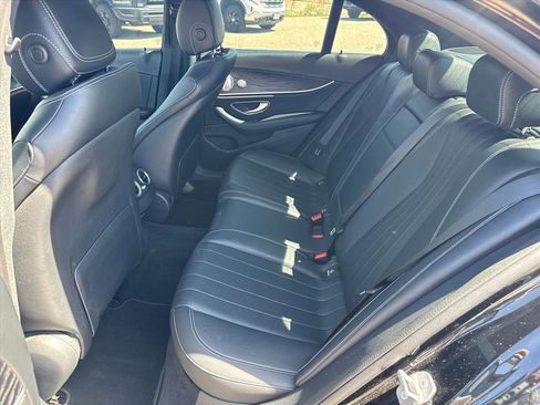 Used 2017 Mercedes-Benz E 300 4MATIC image 12