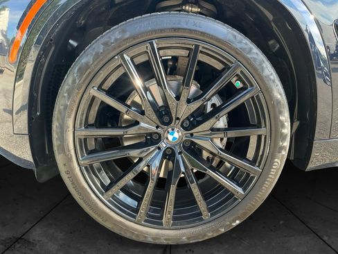 Used 2024 BMW X5 xDrive40i w/ M Sport Package AWD/4WD image 8