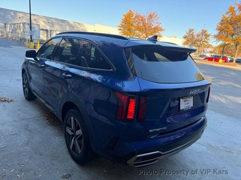 Used 2023 Kia Sorento S image 5