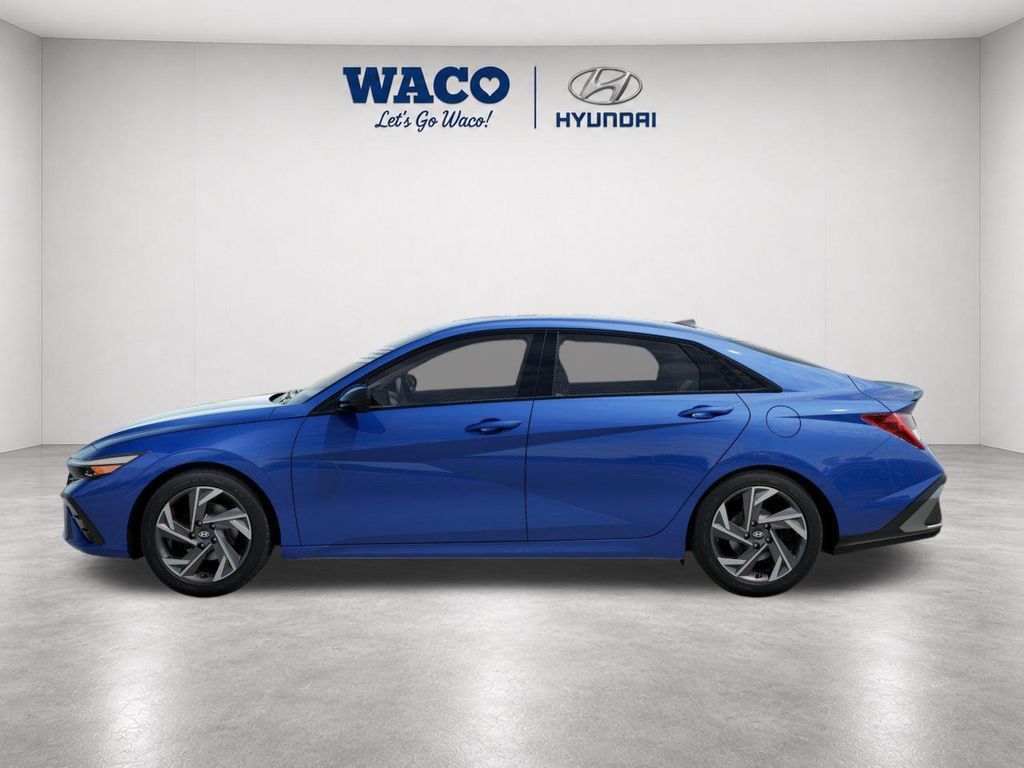 Used 2026 Hyundai Elantra SEL Sport Premium FWD image 4
