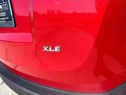 Used 2015 Toyota RAV4 XLE image 24