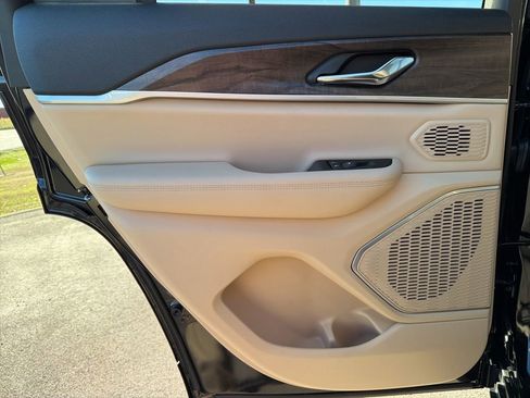 New 2026 Jeep Grand Cherokee Limited w/ Limited Altitude Package RWD image 18