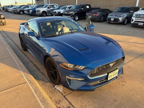 Used 2018 Ford Mustang Coupe image 9