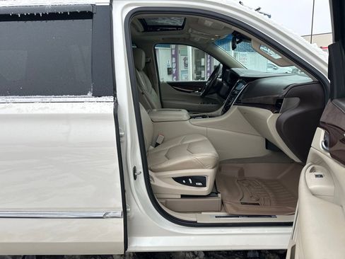Used 2015 Cadillac Escalade ESV Premium image 30