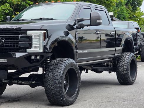 Used 2017 Ford F250 Platinum w/ Platinum Ultimate Package AWD/4WD image 3