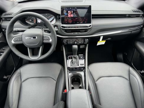 Used 2025 Jeep Compass Limited w/ Sun & Sound Group AWD/4WD image 2