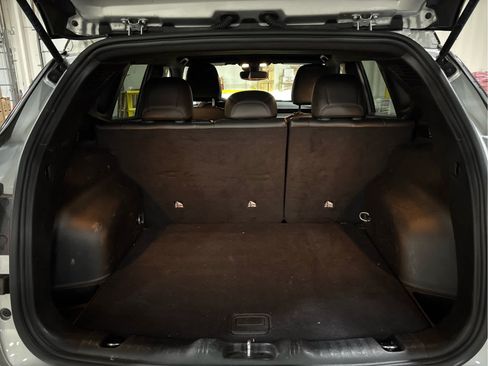 Used 2025 Jeep Compass Trailhawk AWD/4WD image 7