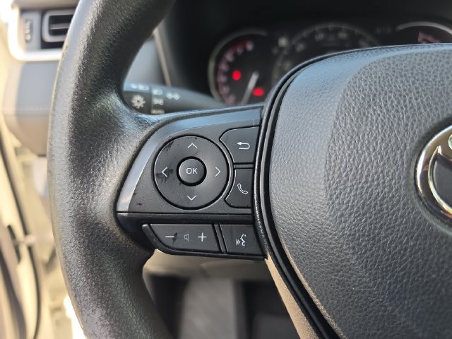 Used 2024 Toyota RAV4 XLE FWD image 21