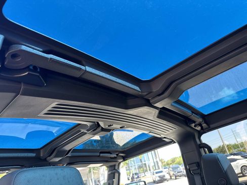 Used 2025 GMC Hummer EV 3X AWD/4WD image 16