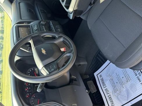 Used 2022 Chevrolet Silverado 1500 Custom image 14