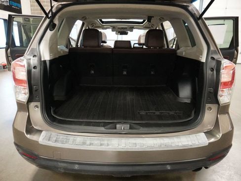 Used 2017 Subaru Forester 2.5i Touring AWD/4WD image 13