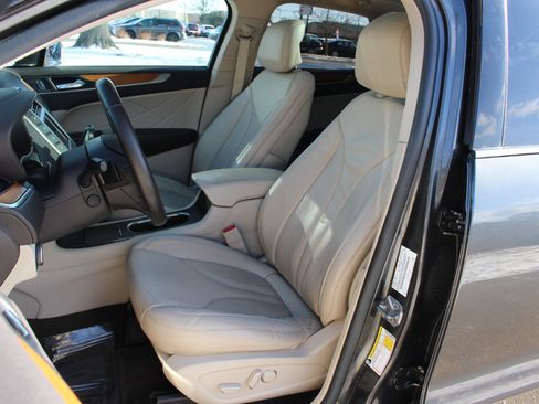 Used 2017 Lincoln MKC Select w/ Select Plus Package image 14