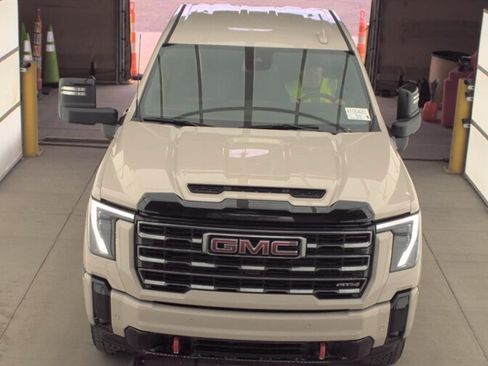 Used 2026 GMC Sierra 2500 AT4 AWD/4WD image 2