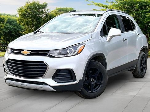 Used 2018 Chevrolet Trax LT w/ LT Convenience Package AWD/4WD image 11