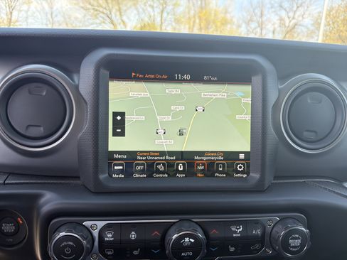 Certified 2022 Jeep Wrangler Sport AWD/4WD image 22