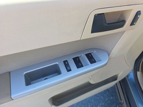 Used 2012 Ford Escape XLT image 9