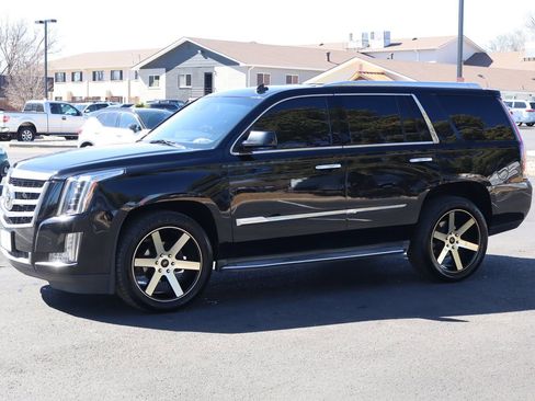 Used 2015 Cadillac Escalade Premium image 10