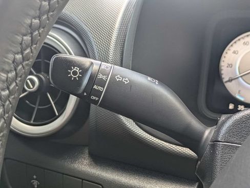 Used 2022 Hyundai Kona Limited FWD image 28