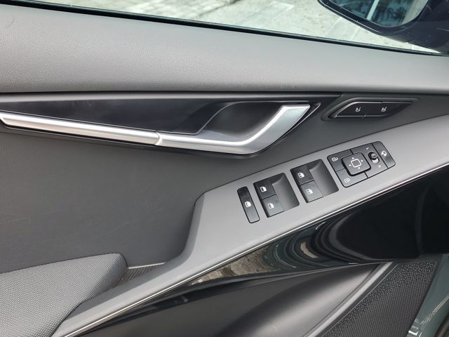 Certified 2023 Kia Niro SX Touring FWD image 17