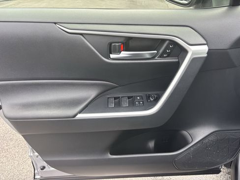 Used 2023 Toyota RAV4 XLE Premium image 16