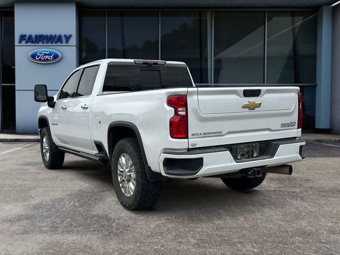 Used 2023 Chevrolet Silverado 2500 High Country AWD/4WD image 4