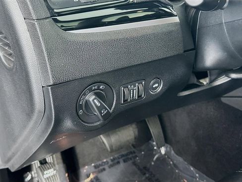 Used 2021 Chrysler 300 S image 28