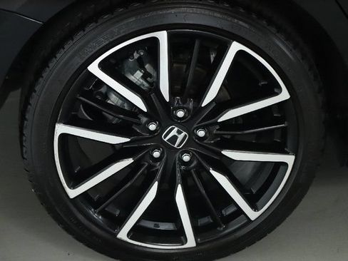 Used 2025 Honda Accord Touring image 12