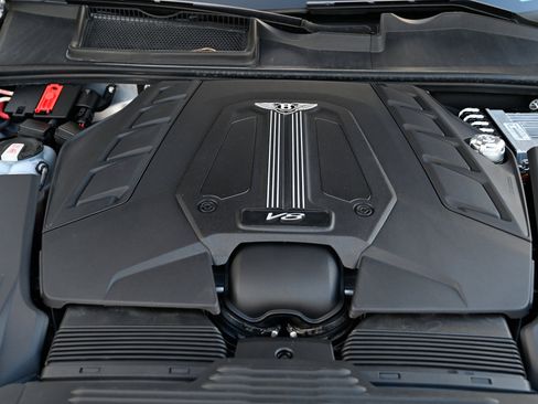 Used 2022 Bentley Bentayga image 62