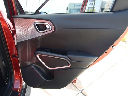Used 2023 Kia Soul LX FWD image 34