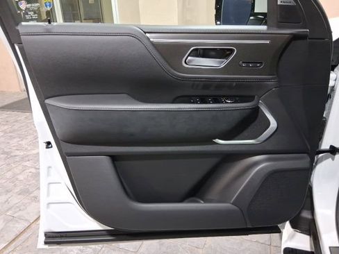 New 2026 INFINITI QX80 Luxe w/ Cargo Package AWD/4WD image 17