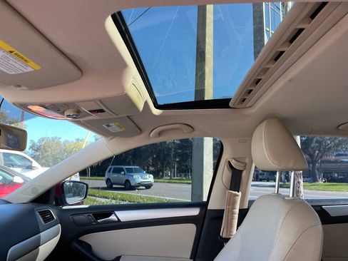 Used 2014 Volkswagen Jetta SE FWD image 16