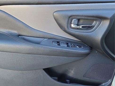 Used 2023 Nissan Murano SV w/ SV Midnight Edition Package image 21
