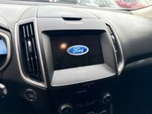 Used 2019 Ford Edge SEL w/ Equipment Group 201A FWD image 5