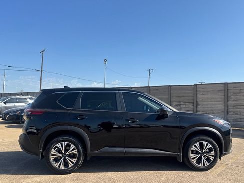 Certified 2023 Nissan Rogue SV FWD image 13