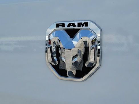 Used 2025 RAM ProMaster 2500 w/ Convenience Group FWD image 8