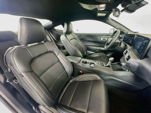 Used 2026 Ford Mustang Premium RWD image 27
