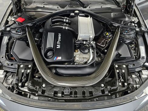 Used 2015 BMW M4 Convertible image 9